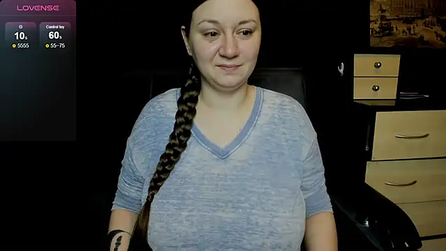 AlisaBacker online show from April 12, 6:00 pm