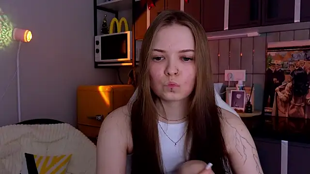 doll lol  online show from December 18, 6:12 pm