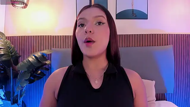 NicolleeEvanss online show from April 4, 12:26 pm