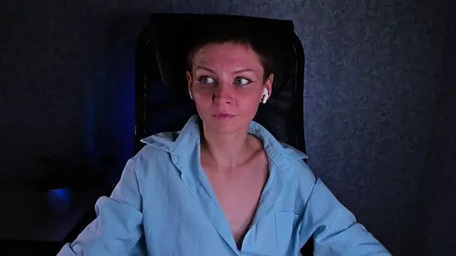 -danae- online show from April 18, 12:24 am