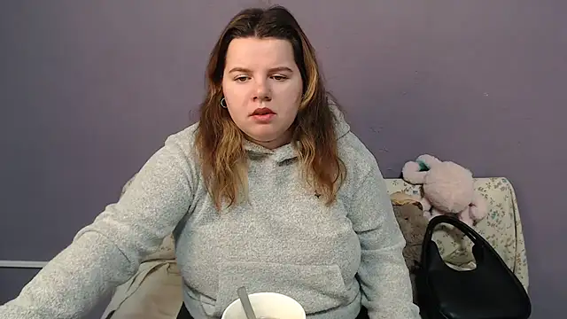 so shy online show from January 8, 7:45 am