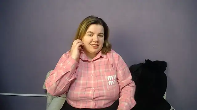 so shy online show from April 17, 6:26 am