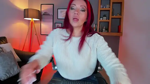Snapshot of helenaduque_ chatting on September 10, 9:20 am helenaduque online show from September 10, 9:20 am