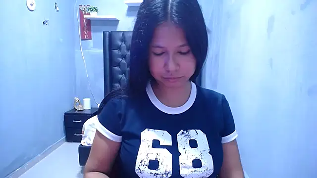 Letty Plugxo online show from April 1, 1:41 pm