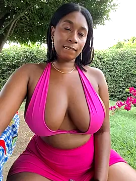 HanaThompson online show from November 25, 5:15 pm