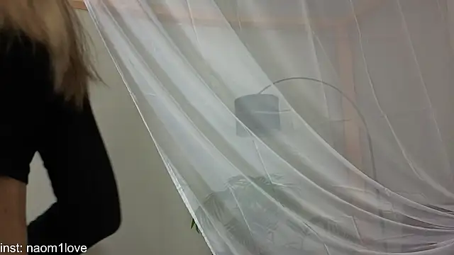 Naomi Girly online show from September 27, 4:30 am