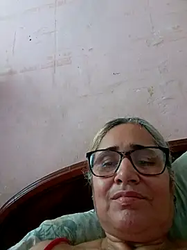Snapshot of _candi chatting on October 6, 12:22 pm candi online show from October 6, 12:22 pm