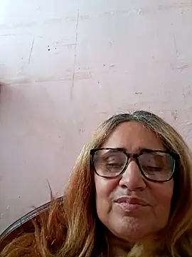 Snapshot of _candi chatting on October 18, 2:09 pm candi online show from October 18, 2:09 pm