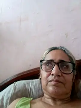 Snapshot of _candi chatting on October 10, 7:30 pm candi online show from October 10, 7:30 pm