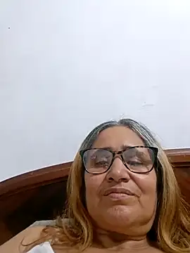  candi online show from February 9, 10:45 pm