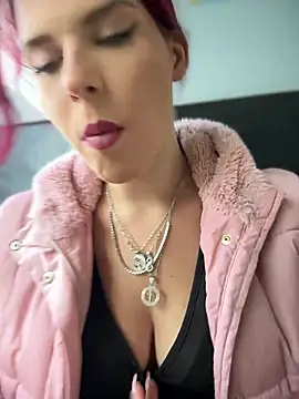 RiriRoseey online show from December 4, 9:55 am