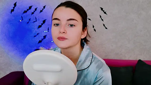 Snapshot of Miss_Arwen chatting on October 16, 3:42 am Miss Arwen online show from October 16, 3:42 am