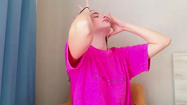 Miss Arwen online show from May 27, 7:38 am