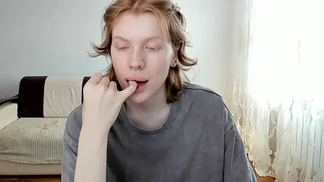 StellaDavis online show from April 14, 11:21 am