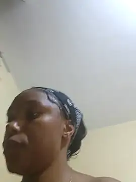 Missthigh online show from April 10, 6:41 am