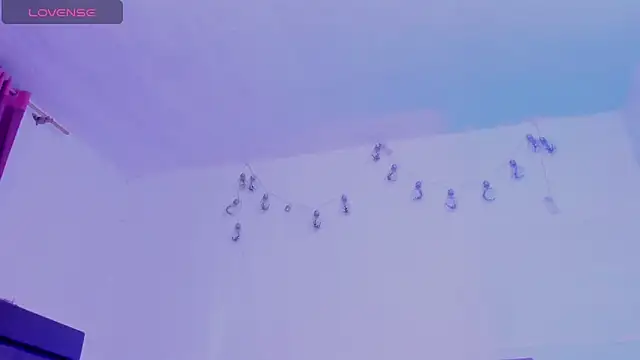 v1cky  online show from October 27, 11:54 pm