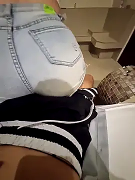 karenandrey online show from November 3, 6:50 am