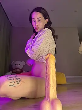 Yunasi online show from October 20, 3:15 pm