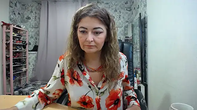 Helen1974 online show from June 2, 10:11 pm