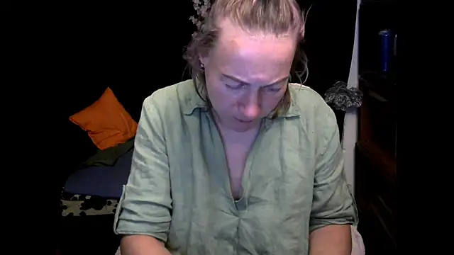 Snapshot of wLESLYMOSw chatting on September 12, 9:40 am wLESLYMOSw online show from September 12, 9:40 am