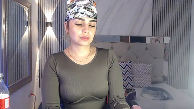 ashley  tylor online show from January 8, 2:59 am