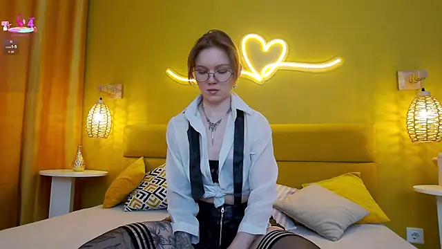 lessysweety online show from October 22, 3:11 am