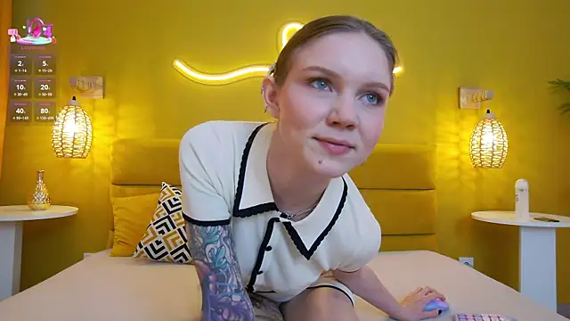 lessysweety online show from November 6, 4:07 am