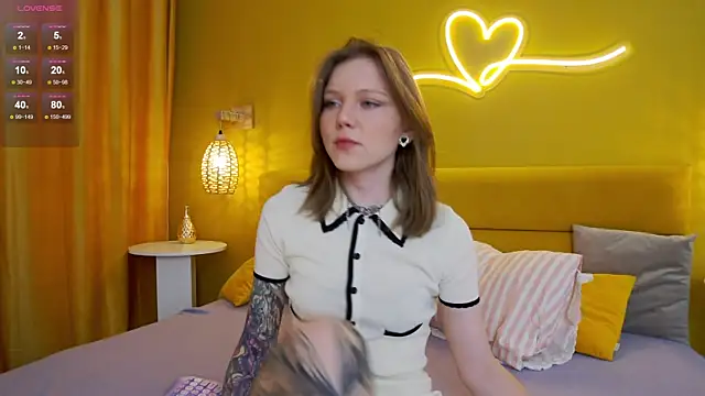 lessysweety online show from January 9, 3:44 am