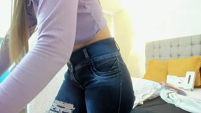 Snapshot of Carolina_hernandez22 chatting on October 6, 12:22 pm Carolina hernandez22 online show from October 6, 12:22 pm