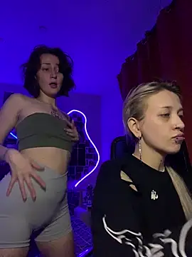 Dooubletroublee online show from March 29, 10:09 pm