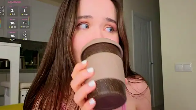 KateBleare online show from April 3, 5:55 pm