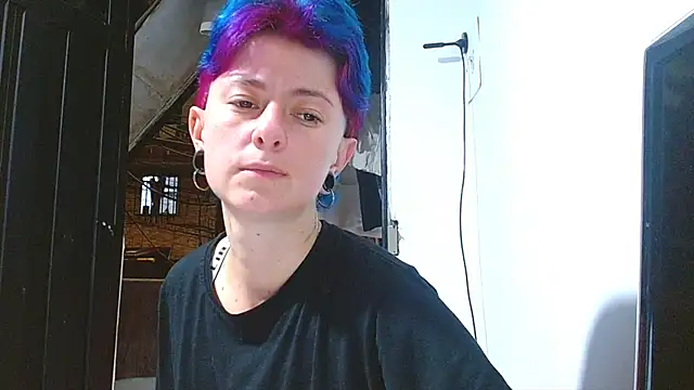 tomboyblue online show from April 6, 4:12 am