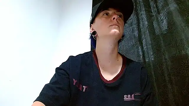 tomboyblue online show from April 27, 8:50 pm