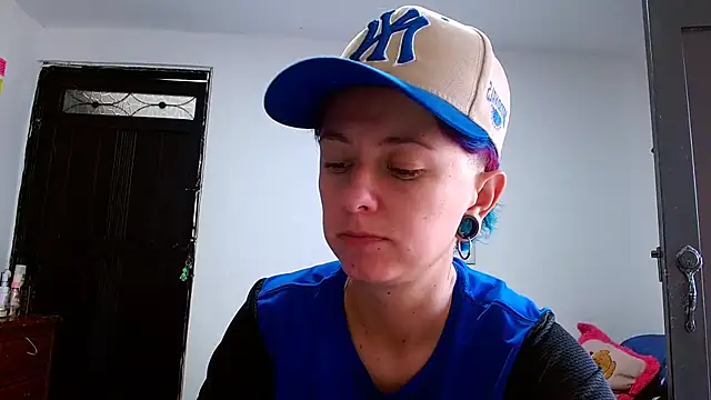 tomboyblue online show from April 7, 8:22 pm