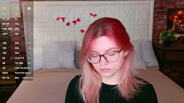 Lisa Adam online show from April 9, 4:01 pm