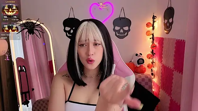 violet ch online show from October 24, 6:59 pm