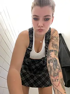 Snapshot of Holy_Tereza chatting on September 16, 3:31 pm Holy Tereza online show from September 16, 3:31 pm