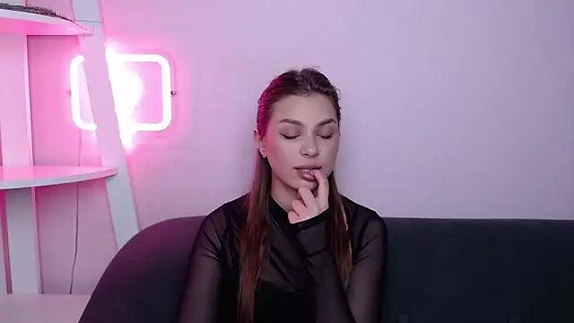 MilanaAngelAs online show from April 4, 4:44 am