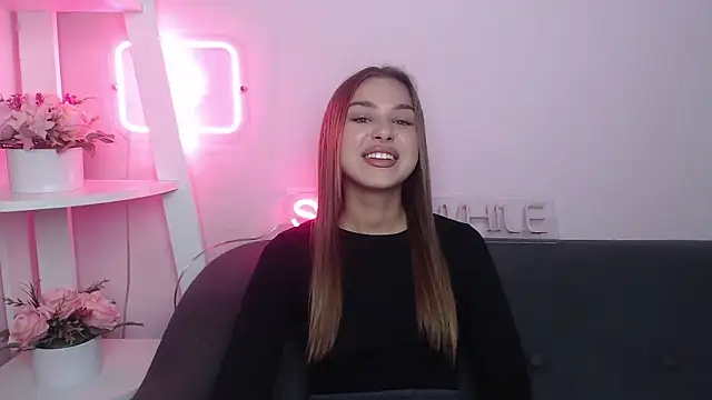 Snapshot of MilanaAngelAs chatting on October 3, 4:39 am MilanaAngelAs online show from October 3, 4:39 am