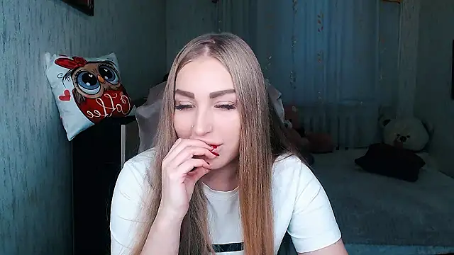  KittyBoo online show from January 19, 7:15 am