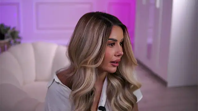 EvaZane online show from October 25, 7:32 pm