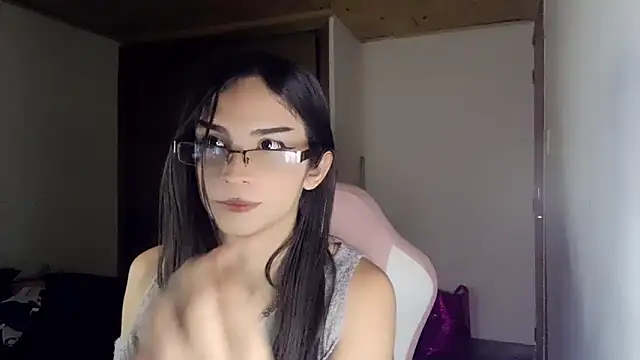 Dollbehavior  online show from April 7, 5:42 am