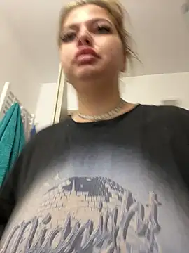 AllysonK online show from March 27, 10:05 am