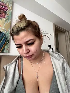 AllysonK online show from April 14, 12:05 pm