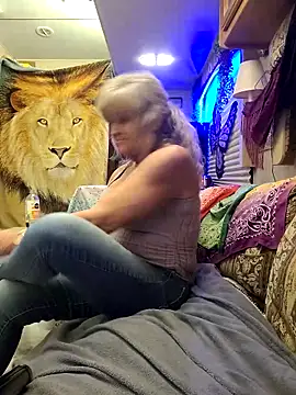 annika lately online show from November 19, 3:39 am