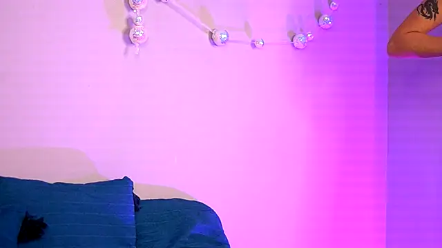 BritneyHudson online show from January 8, 7:12 am