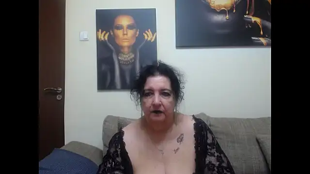 maturekorine online show from May 31, 6:42 pm