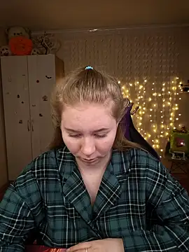 D0nna  online show from March 7, 9:33 pm