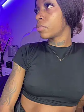 CahitlinBell online show from December 5, 9:43 am