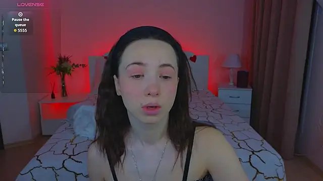 Hayle Hill online show from February 19, 12:10 am